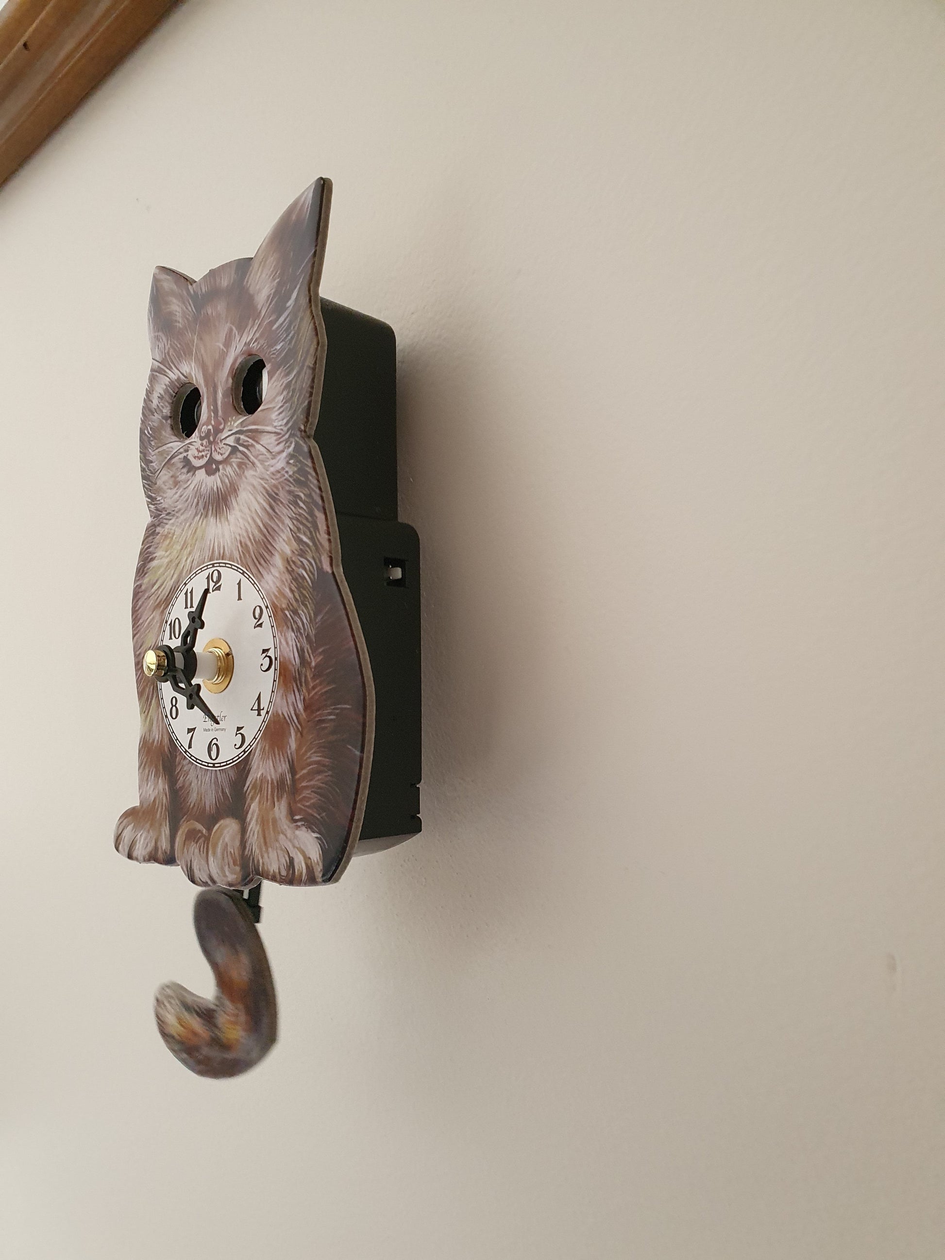 Beautiful Cat Clock With Its Eyes That Move. Made In Germany With Free Shipping Across Australia. Wall Clock [clocktyme.com] 